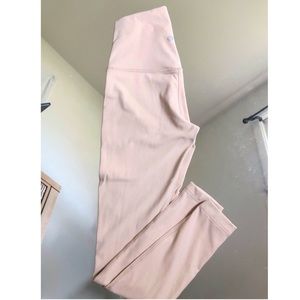 ⭐️Lululemon Leggings Size 4⭐️